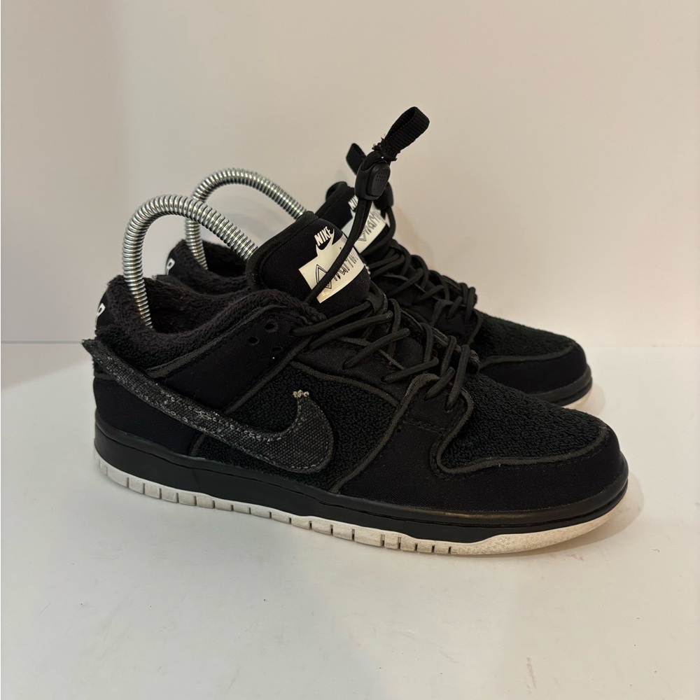 Nike dunk low sb Gnarhunters size 5
